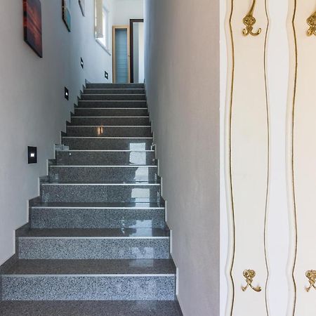 Stunning Apartment In Fazana With House Sea View 外观 照片