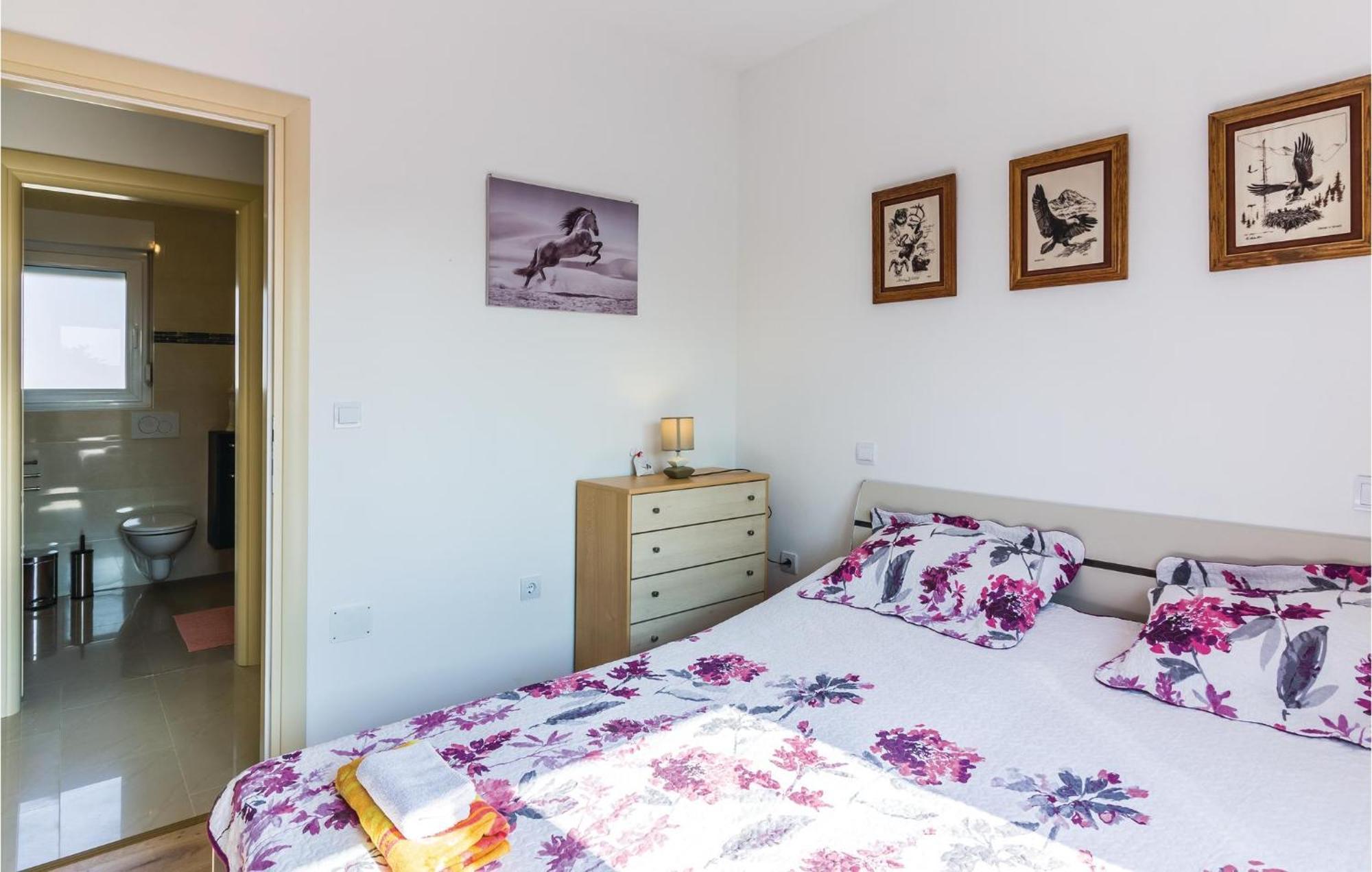 Stunning Apartment In Fazana With House Sea View 外观 照片