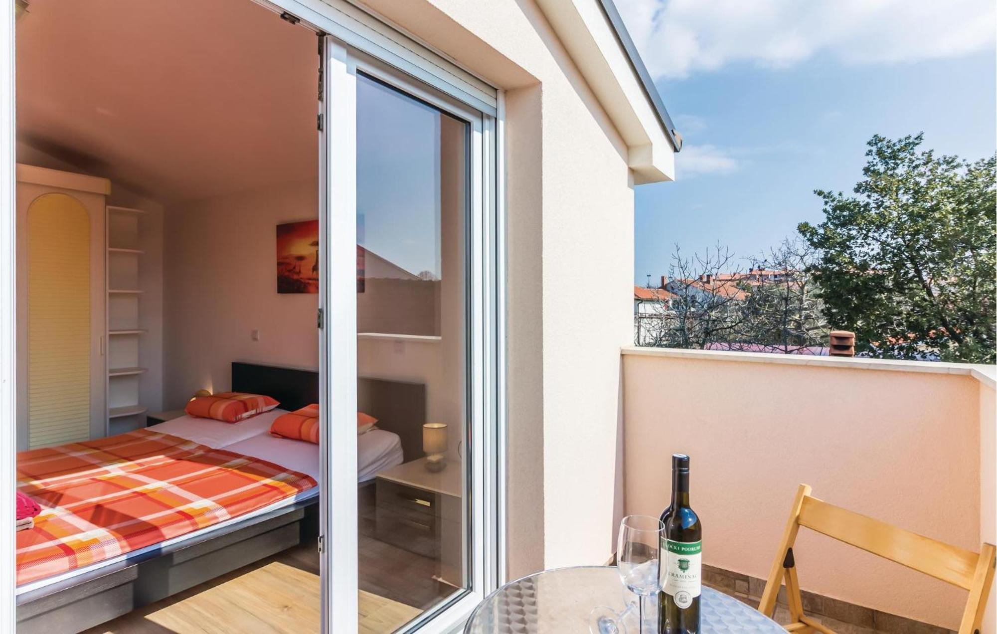 Stunning Apartment In Fazana With House Sea View 外观 照片