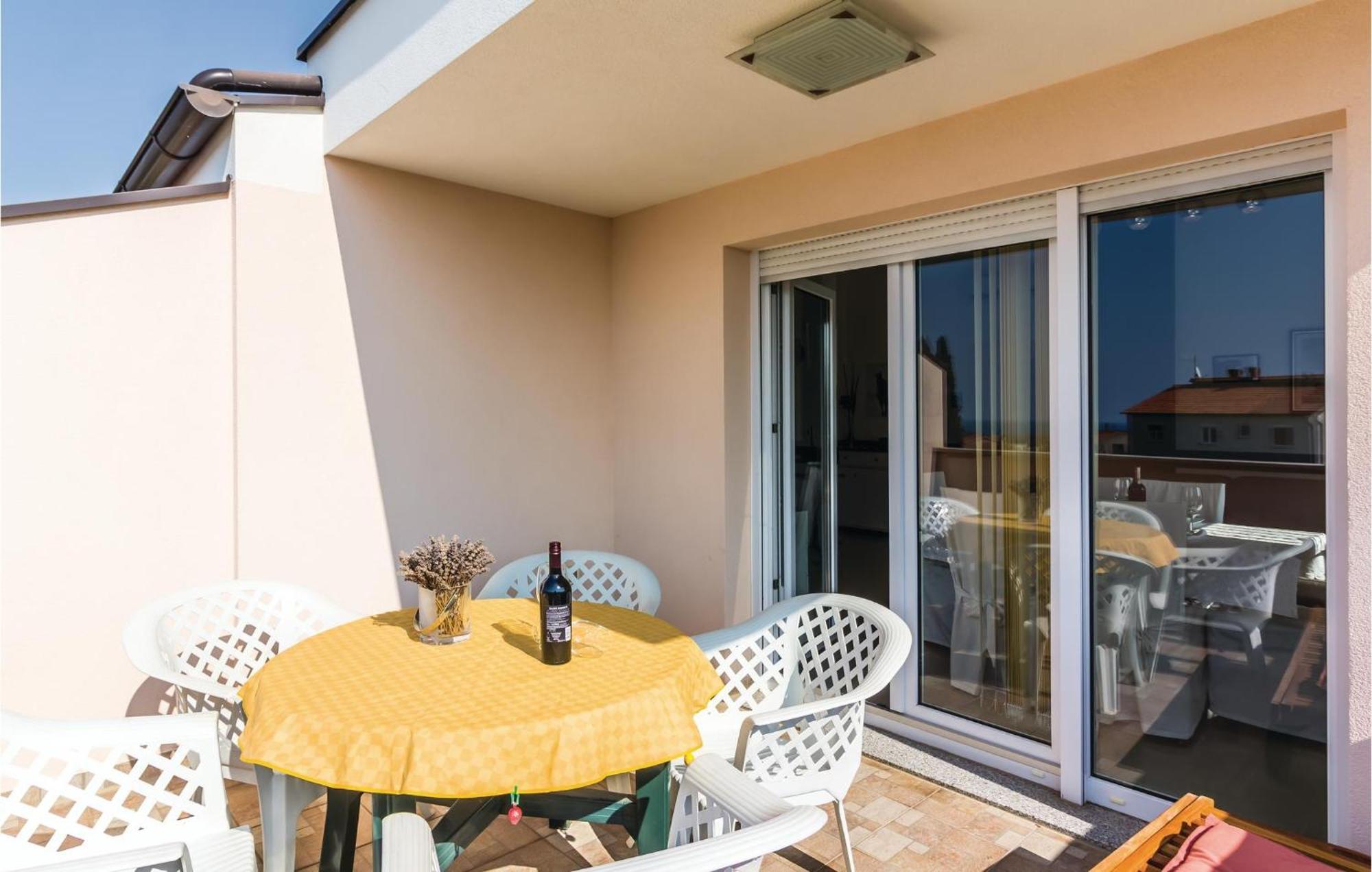 Stunning Apartment In Fazana With House Sea View 外观 照片