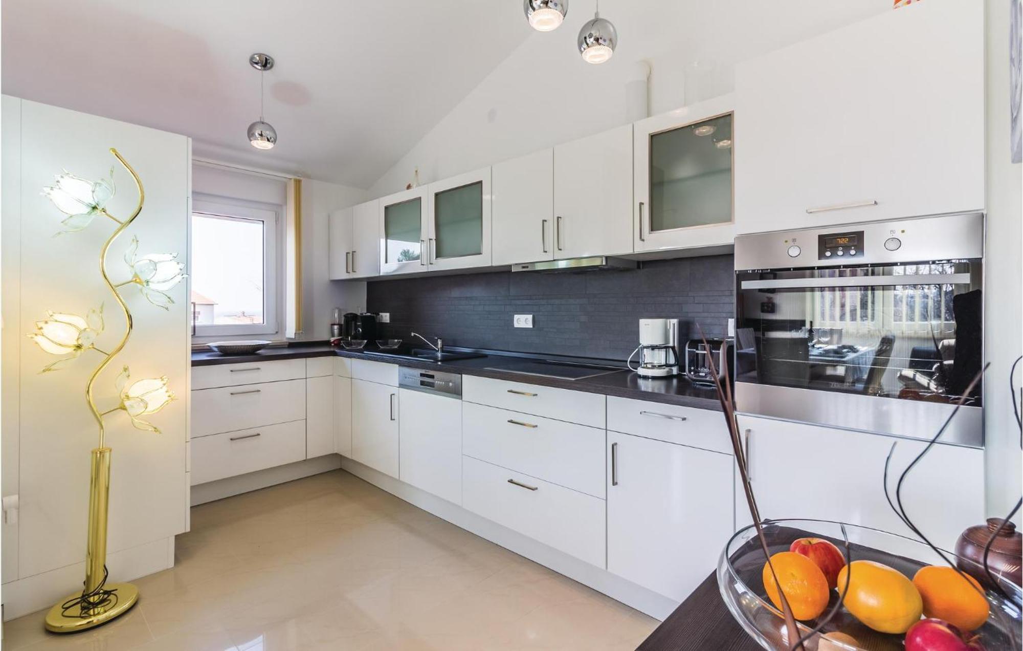 Stunning Apartment In Fazana With House Sea View 外观 照片