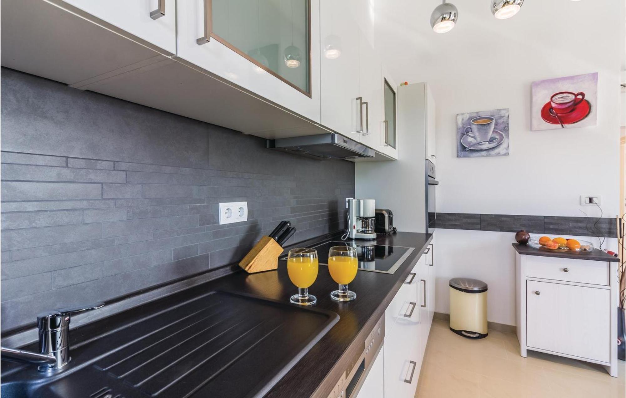 Stunning Apartment In Fazana With House Sea View 外观 照片