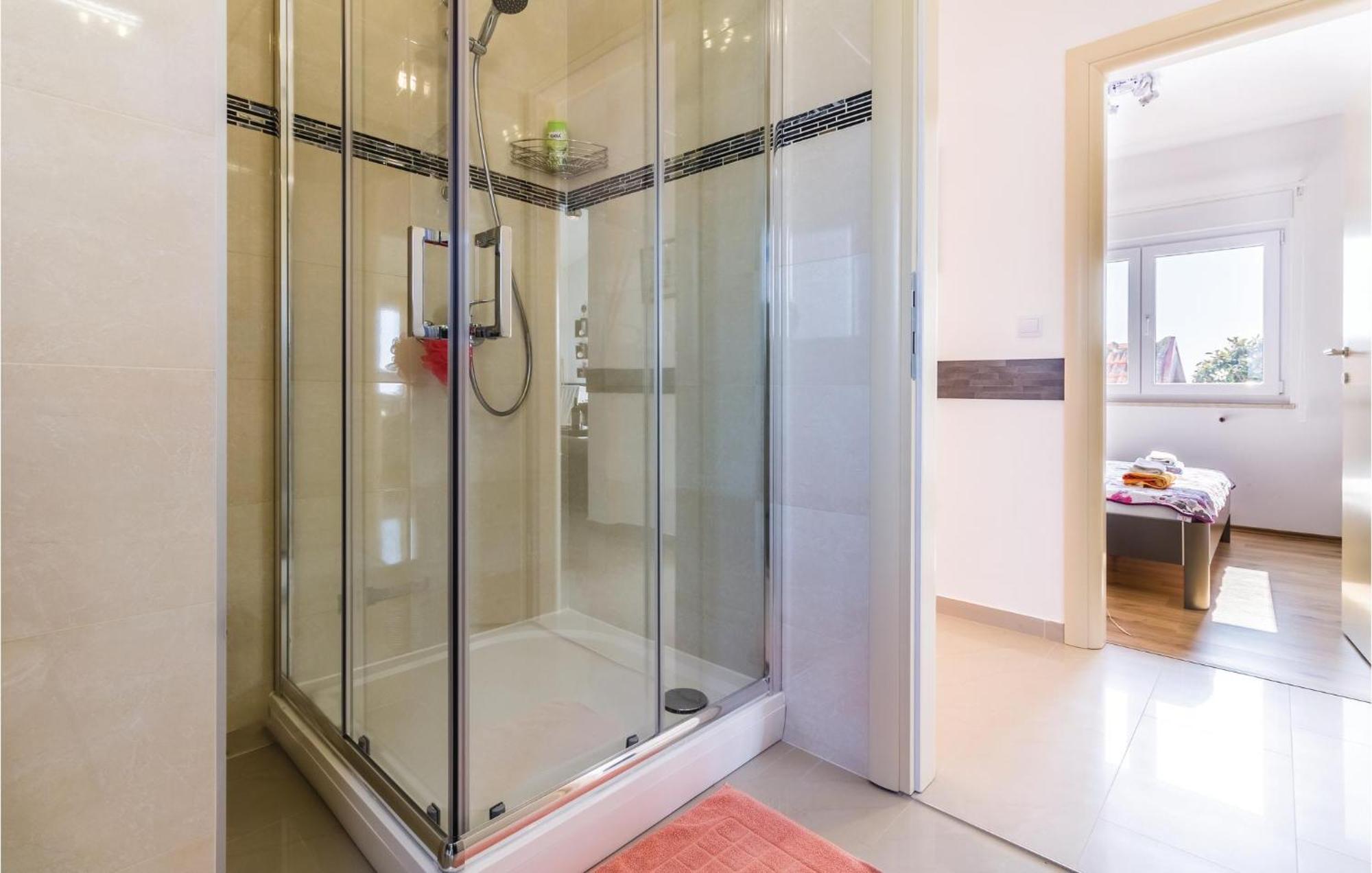 Stunning Apartment In Fazana With House Sea View 外观 照片