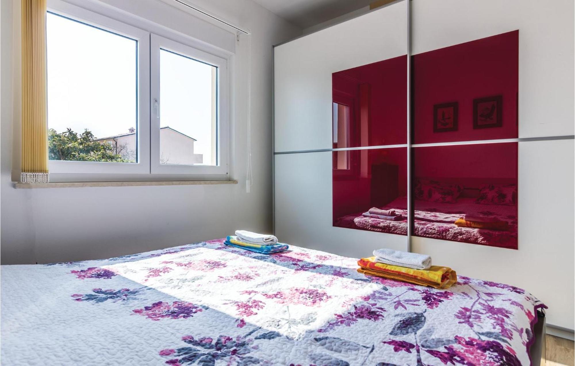 Stunning Apartment In Fazana With House Sea View 外观 照片