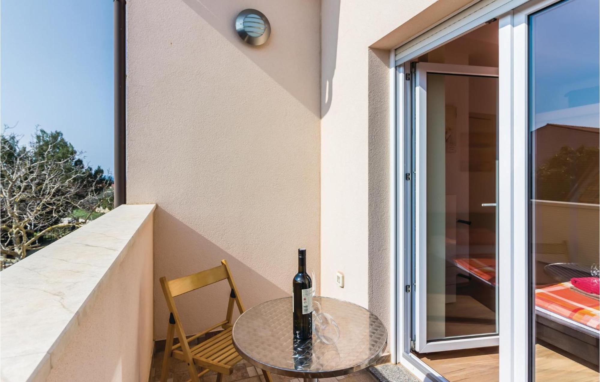 Stunning Apartment In Fazana With House Sea View 外观 照片